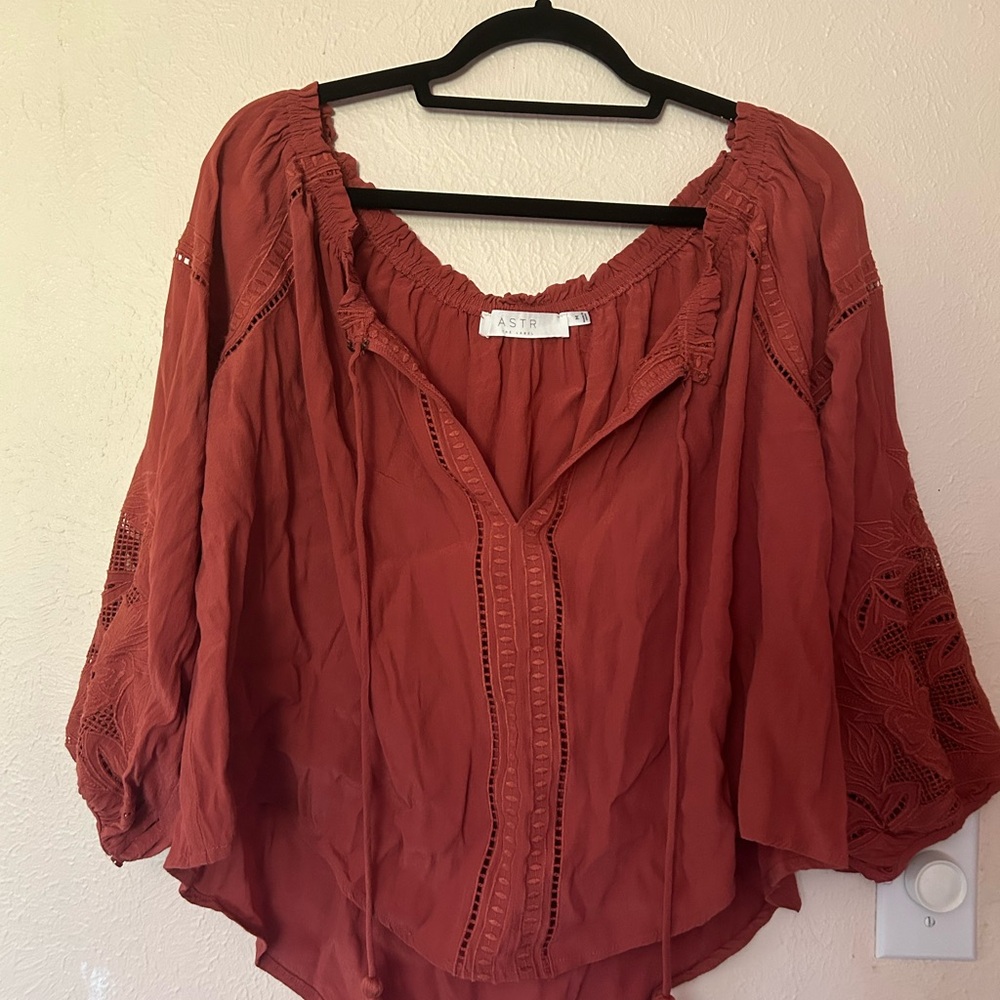 Women's Rust Off-Shoulder Top - Picture 3 of 6